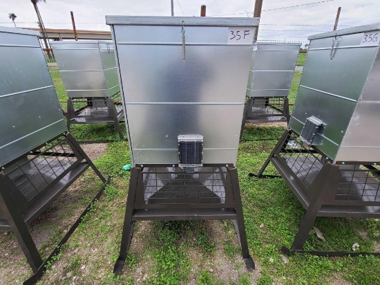 600 LB Stand and Fill Feeder