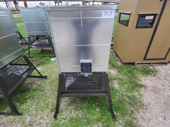 600 LB Stand and Fill Feeder