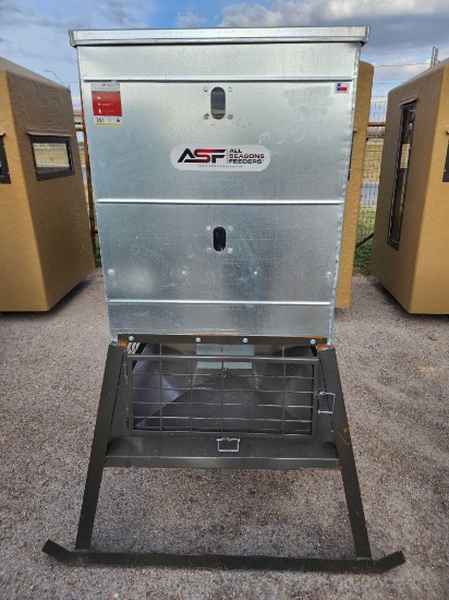 600 LB Stand and Fill Feeder