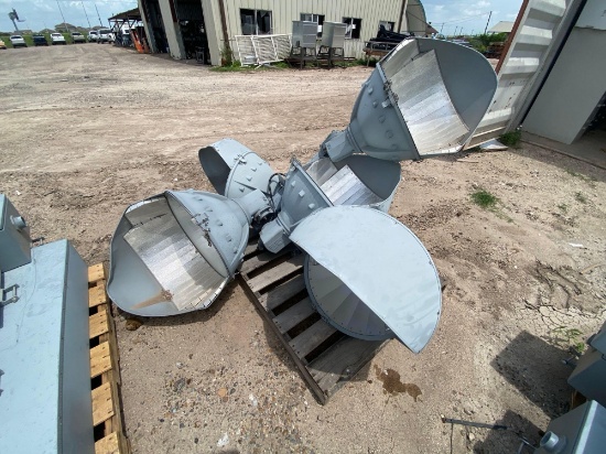 ...Musco Commercial Out-Door Stadium Lights on Pallet