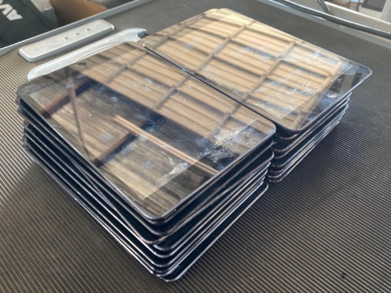 (20) Apple IPads