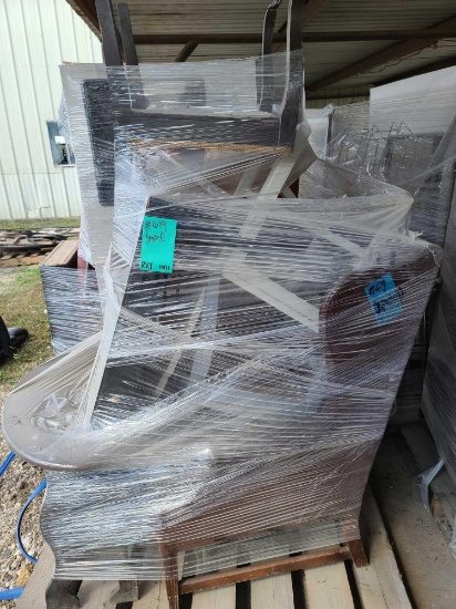 (1) Pallet w/Tables, Chairs