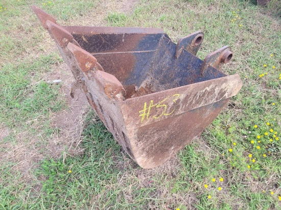 Excavator Bucket (4 teeth)