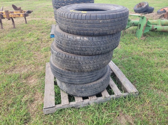 (5) Tires on a Pallet Size LT 235/80R 17