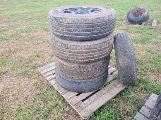 (5) Tires on a pallet Size P255/70R 17 110S (Uncertain if all are the same size)