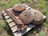 Pallet w/ Disc Blades, (1) Hi-Lift Farm Jack