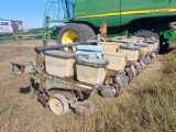 6-Row John Deere MaxEmerge 2 Planter