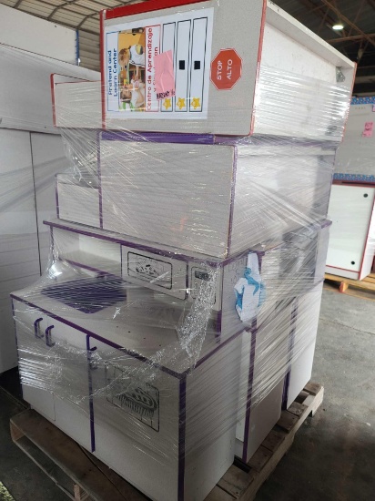 Group of Children's Play & Pretend Kitchens on Pallet