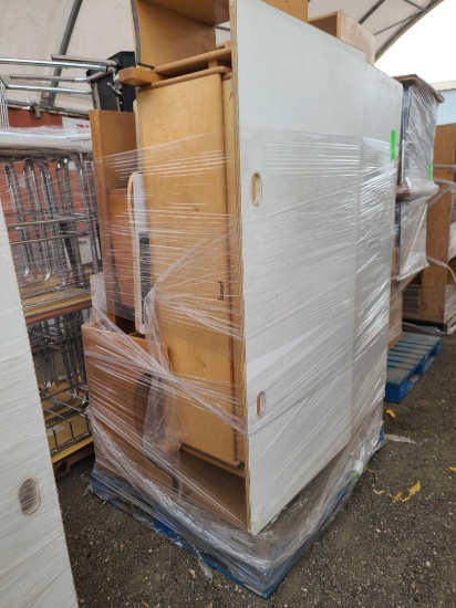 (1) Pallet w/Wooden Desks