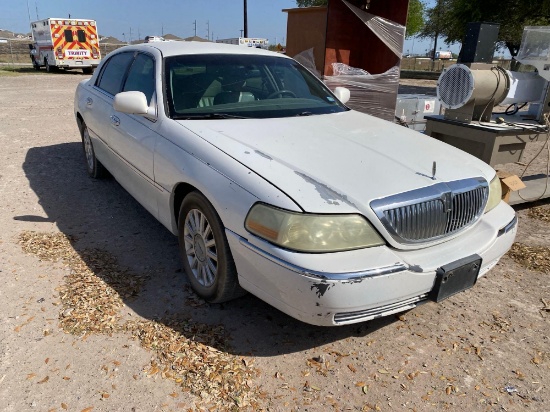 2003 Lincoln Town Car Passenger Car, VIN # 1LNHM81W63Y615940