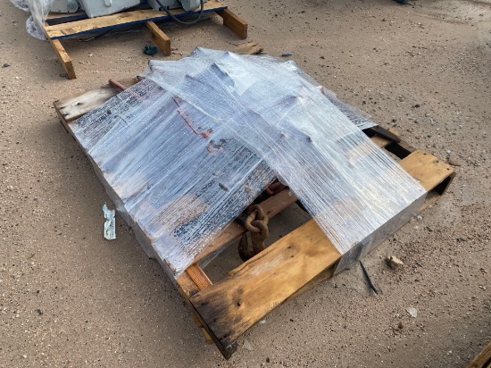 (1) Pallet w/ Lever chains