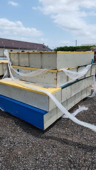 (1) Pallet w/ Group of School Lockers