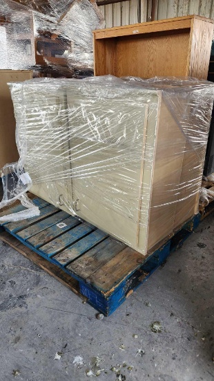 (4) Kitchen Cabinets on Pallet
