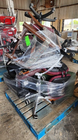(1) Pallet w/ Rolling Desk Chairs, Wooden Chair