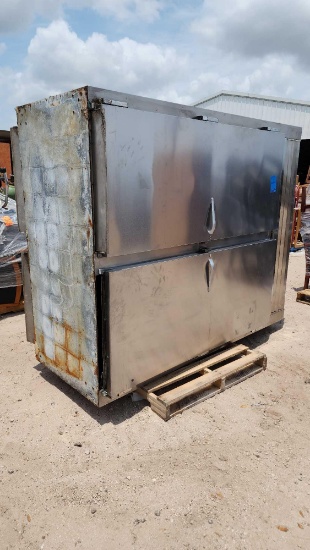 Traulsen 2-Door Stainless/S Commercial Refrigerator, Srl.# T67618F19