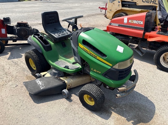 John Deere LA145 Riding Lawn Mower, Srl.#090526YG79181