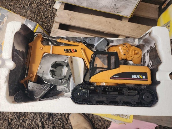 (2) Unused Huina Alloy Remote Controlled Die-Cast Excavator Toys, (2X's THE $MONEY)