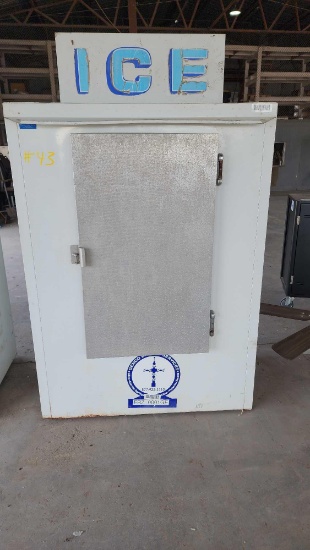 (1) Polar Temp Ice Merchandiser