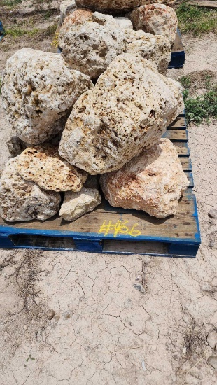 (1) Pallet w/Medium Rock Boulders