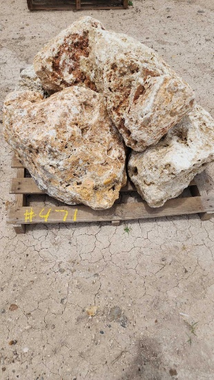 (1) Pallet of Landscape Stone Boulder Rocks