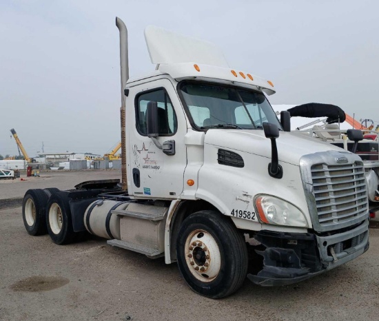 2012 Freightliner Cascadia 113 Truck, VIN # 1FUJGBDV1CLBN1302 *OFFSITE: EDBG, TX *FOR PARTS ONLY