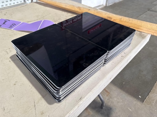 Group of (20) Apple iPads