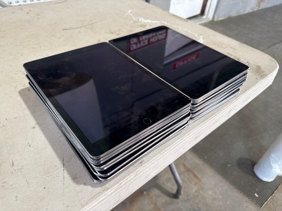 Group of (20) Apple iPads