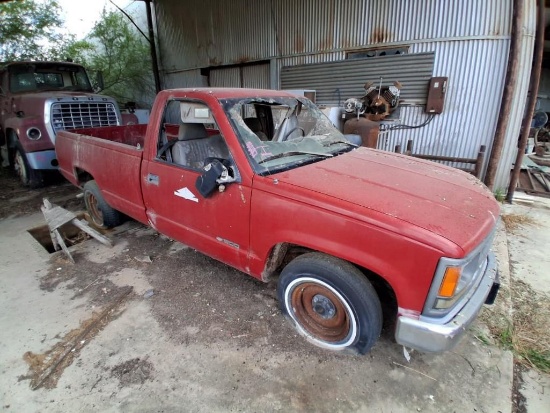 1996 Chevrolet C1500 Pickup Truck, VIN # 1GCEC14W0TZ154354