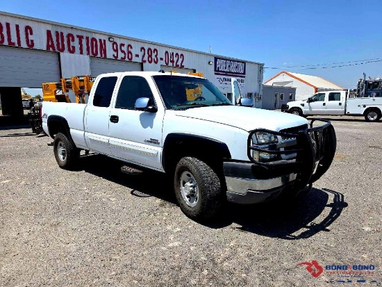 2004 Chevrolet Silverado Pickup Truck