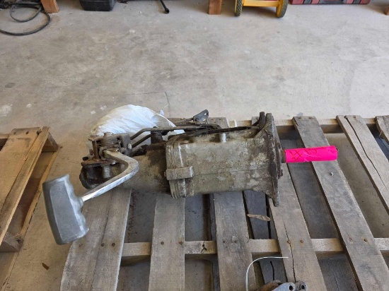 General Motors Muncie 4-Speed Manual Transmission w/Metal Shifter Arm