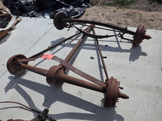 (1) Vintage Early Ford Banjo-Style Rear Axle Assembly