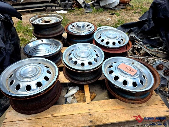Pallet of Vintage Steel Wheels, Rims & Assorted Hubcaps Restoration/Parts Lot (Pharr, Tx)