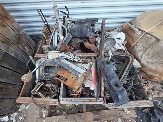 Vintage Dash, Gauge & Chrome Trim Parts Pallet