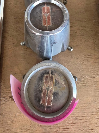 (4) Vintage Oldsmobile Rally Wheel Center Hubcaps