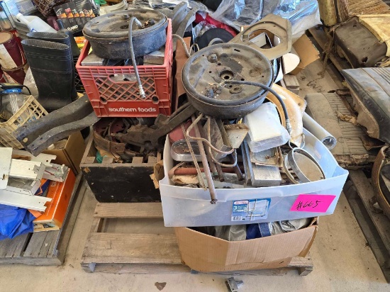 Pallet w/ Assorted Vintage Automotive Parts