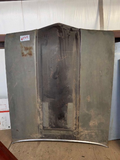 (1) Vintage Automotive Front Hood