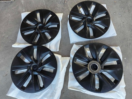Set of (4) 19-inch Gemini Aero Wheel Covers and Cap Covers
