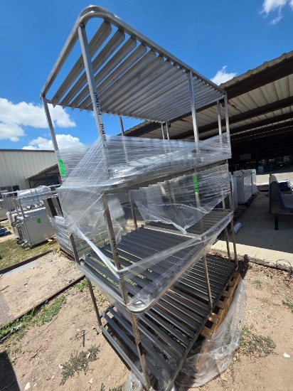 Pallet w/ Metal Serving Rack