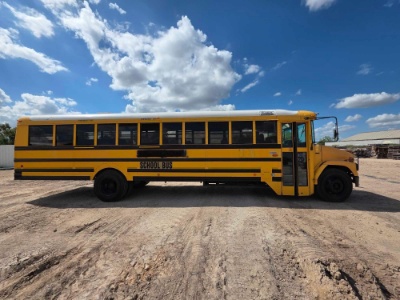 2004 Freightliner FS65 Chassis Bus