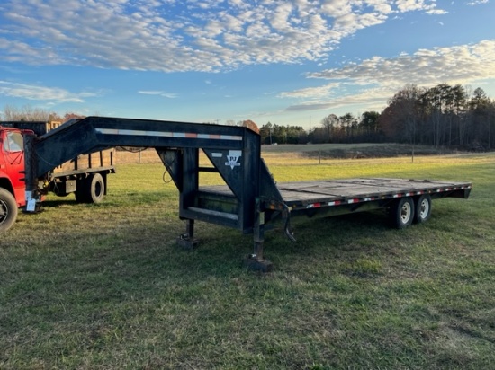 24’ PJ GOOSENECK TRAILER