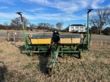 JD 7200 4-ROW PLANTER, FERT HOPPERS, 38
