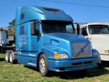 VOLVO ROAD TRACTOR WITH SLEEPER