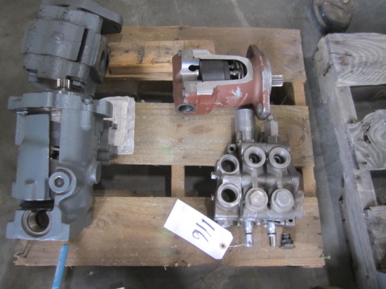 PALLET OF DEMO HYDRAULIC PUMPS