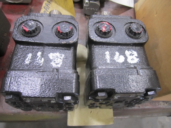 2 HYDRAULIC MOTORS