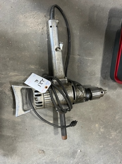 BLACK AND DECKER DRILL