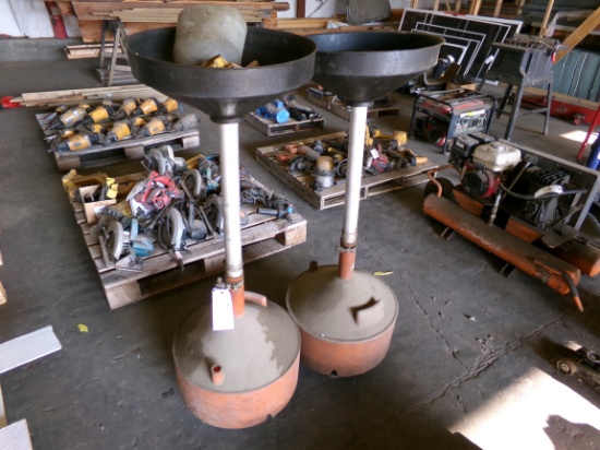 2 OIL CANS