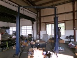 HYDRAULIC LIFT TEAM LIFT 9000LB. BUYER TO TAKE DOWN.
