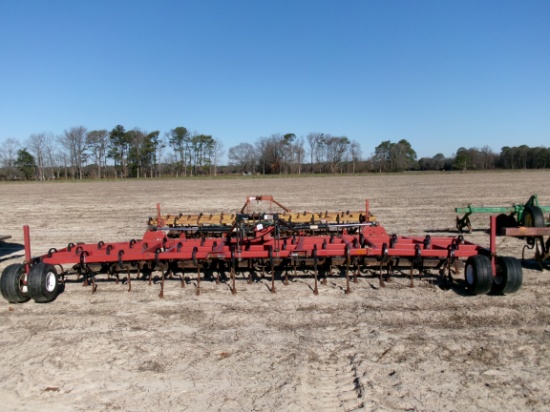 UNVERFERTH 20’ FIELD CULTIVATOR