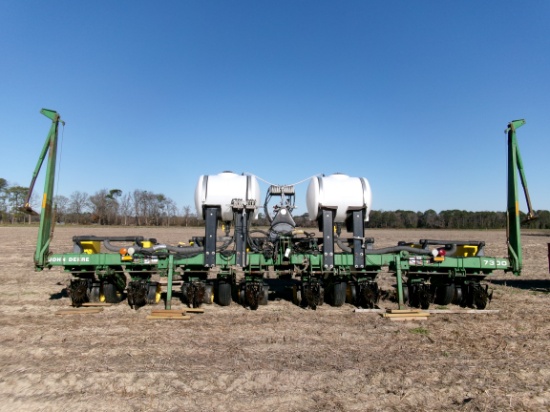 JD 7300 8-ROW NO-TILL PLANTER, VERTICAL FOLD, INSECTICIDE BOXES, ROW CLEANERS, 38” NOTE: INFURROW SP