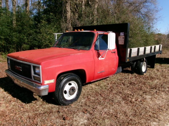 1989 GMC 3500 GMC, GAS, 12’ DUMP